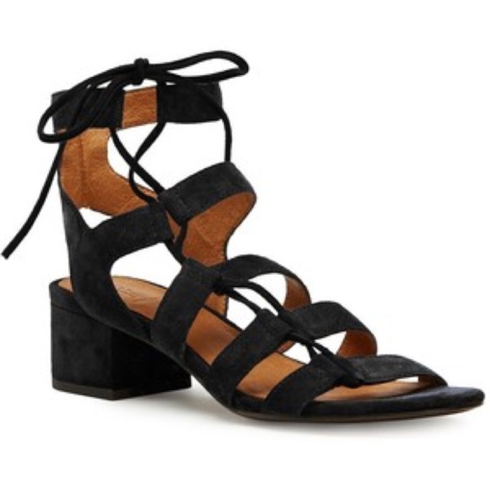 NWOT FRYE Chrissy lace up sandals